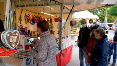 Bild: mab
Die Schwarzenfelder freuten sich, trotz Corona die Dionysiuskirwa besuchen zu können.