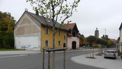 Bild: rn
Mit dem Erwerb des Grundstücks Jahnstraße 9 ist die Stadt im Besitz eines großen Areals zwischen Bergkirche und Markus-Gottwalt-Schule. Die Folge dürften städtebauliche Überlegungen sein.