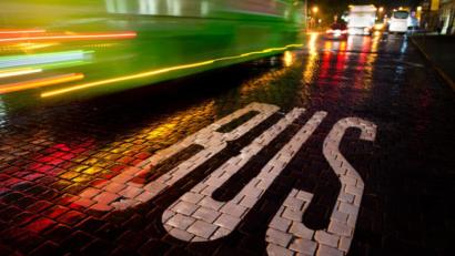 Bild: Arno Burgi/dpa
Fährt er oder fährt er nicht? In der Oberpfalz ohne Führerschein unterwegs zu sein, ist nicht immer leicht.