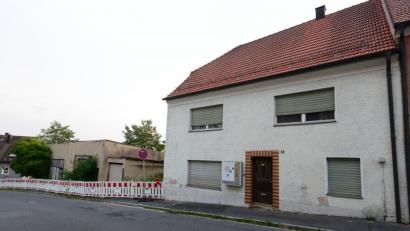 Bild: bey
Das Haus Lichtensternstraße 13 wird ganz verschwinden. Auf dem Grundstück wird der Parkstadel mit Aufzug errichtet, von dem aus auch die Wohnungen erreichbar sein sollen.