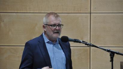 Bild: ak
Wolfgang Böhm erklärte dem Gemeinderat, wo und wie die Kommune bei ihren Liegenschaften Energie und somit Kosten einsparen könnte.