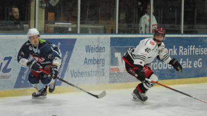 Archivbild: gb
Die Blue Devils starten am 6. November mit dem Heimspiel gegen die Starbulls Rosenheim (Szene aus der vergangenen Saison) in die Oberliga-Saison.