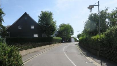 Bild: Verena Sägenschnitter
Die Vitusstraße in Ursensollen soll im Rahmen der Städtebauförderung saniert werden.