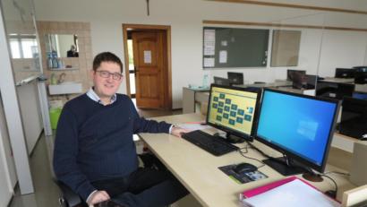 Bild: jzk
Fachoberlehrer Mathias Frischholz ist der neue Systembetreuer an der Realschule Kemnath.