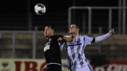 Bild: Gerhard Büttner
Die SpVgg SV Weiden (rechts Stefan Graf) will im Spitzenspiel gegen SV Fortuna Regensburg an die Leistung beim 5:0-Sieg vor zwei Wochen gegen den FC Tegernheim anknüpfen.
