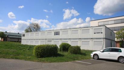 Bild: wro
Noch stehen die Schulcontainer in Wiesau. Im Juni soll sie abgebaut und nach Weiden zur Pestalozzi-Schule transportiert werden.
