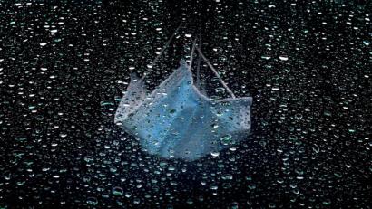 Bild: Karl-Josef Hildenbrand
Die Tage werden kürzer und dunkler, und Corona kommt mit Macht zurück: Diese Kombination ist besonders belastend für die Psyche. Foto: Karl-Josef Hildenbrand/dpa/dpa-tmn