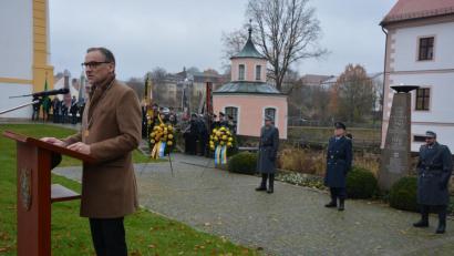 Archivbild: jr
Bürgermeister Bernd Sommer (im Bild bei der Feierstunde 2019) wird beim Volkstrauertag dieses Jahr auf eine Ansprache verzichten.