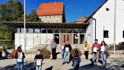 Bild: exb
Der Obst- und Gartenbauverein Wolfring zeichnete die Sieger des diesjährigen Gartenfruchtwettbewerbs aus.