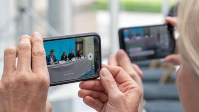 Symbolbild: Peter Kneffel/dpa
Nicht Politiker standen Pate für einen Film in Weiden, sondern Polizisten und die Menschen, die die Beamten kontrolliert haben. Unfreiwillig.