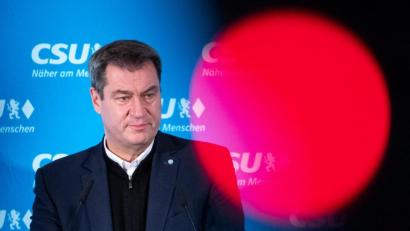 Bild: Daniel Karmann/dpa
Markus Söder (CSU), Ministerpräsident von Bayern, spricht vor Beginn einer Videokonferenz des CSU-Vorstands auf einer Pressekonferenz.