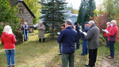 Bild: do
Die Marienandachten des Männervereins vor der Kriegerkapelle in Stegenthumbach haben eine lange Tradition. Die wegen der Coronakrise ausgefallene Maiandacht wird nun im Rosenkranzmonat Oktober nachgeholt.