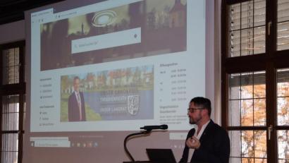 Bild: as
Stefan Malzer erläuterte, dass der Landkreis zunehmend digitale Informationskanäle nutzt.