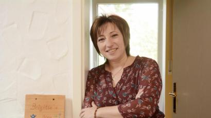 Bild: Gabi Schönberger
Home Office in Speichersdorf: Brigitte Traeger (46) arbeitet meistens von zu Hause aus.