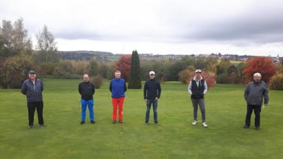Bild: Golfclub Stiftland/exb
Golfclub-Stiftland-Präsident Wolfgang Ries mit den besten Spielern des jüngsten Turniers, Peter Burger, Andreas Kunz, Johannes Vollath, Klaus Mayerhöfer und Bernhard Stegner (von links). Es fehlt Thomas Hartung.