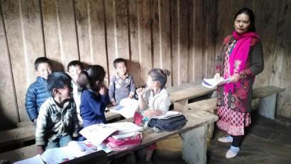 Bild: exb
Noch gibt es in der Schule in Nalidanda in Nepal kein Licht. Der Verein „Licht für Kinder“ möchte dies mit einer Solaranlage ändern.