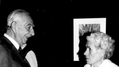 Bild: hev
Malerin Jenny Sponer im Gespräch mit Edmund Langhans.