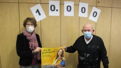 Bild: fvo
Der Hauptgewinn geht nach Spielberg: Georg Meckl gewinnt 10.000 Euro beim Raiffeisen - Gewinnsparen.