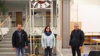 Bild: nis
Brigitte Fischer (Mitte) ist die neue Ortssprecherin für Hannesried. Zur Wahl gratulierten Bürgermeister Ludwig Prögler (rechts) und Vorgänger Markus Fleck.