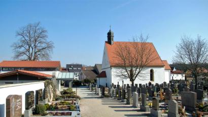 Bild: rgr
Heuer gibt es an Allerheiligen keinen gemeinsamen Gräbergang auf dem Grafenwöhrer Friedhof.