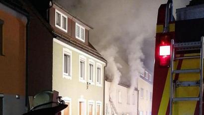 Bild: jma
Gut ein Jahr liegt der Brand in einem leerstehenden Altbau in der Unteren Vorstadt in Auerbach zurück. Auch die Feuerwehr Königstein beteiligte sich an diesem Einsatz.