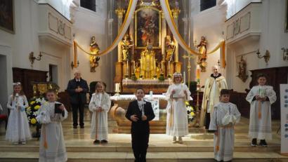 Bild: stn
Die Kinder der Tischgruppe fünf beenden in Neustadt/WN den Reigen der Erstkommunionen.