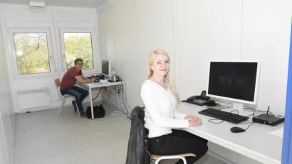 Archivbild: Petra Hartl
Das Gesundheitsamt in Amberg stellte bereits vor einiger Zeit Bürocontainer auf, um das zusätzliche Personal zur Bewältigung der Coronakrise unterzubringen.