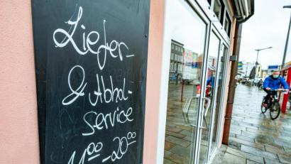 Symbolbild: Armin Weigel/dpa
Der Bund und Länder sprechen am Mittwoch über weitere massive Einschränkungen des Alltags ab November.