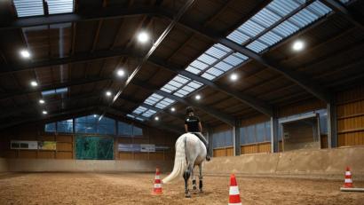 Bild: Simone Thurn/exb
Blick in die Reithalle des RV Vordorf-Wunsiedel.