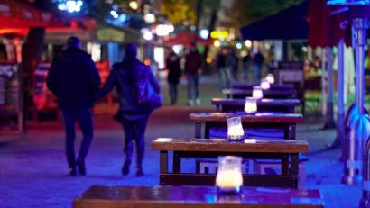 Bild: Henning Kaiser/dpa
Der Lockdown im November trifft erneut die Gastronomie. Die Branche fordert nun schnelle finanzielle Hilfen.