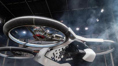 Symbolbild: Armin Weigel
So ähnlich werden die Flugtaxis der Air-Andi-Scheuer-AG in der Zukunft ausschauen.