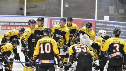 Bild: Hubert Ziegler
Noch zweimal konzentrieren, dann ist vier Wochen Pause für die Spieler des ERSC Amberg.