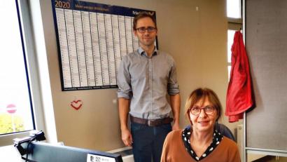 Bild: Thomas Dobler
Integrationslotsin Maria Dirnberger und Florian Schmid, der Geschäftsführer der Lernenden Region Schwandorf. Integrationslotsen sind für die hauptamtliche Koordination und Beratung im Bereich Asyl zuständig.