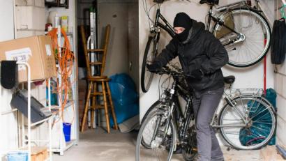 Symbolbild: Petra Hartl
Aus einem Schuppen im Stadlerner Ortsteil Schwarzach ist ein E-Bike gestohlen worden.