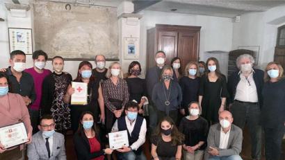 Bild: Organisation Pro Loco Desenzano/exb
Freude über die Spende herrschte in Desenzano.