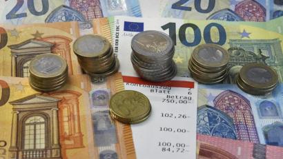 Bild: Petra Hartl
Wenn der Kontostand schrumpft, kann es mit der nächsten Kreditrate eng werden.