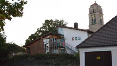 Bild: Benkhardt
Der Zeitplan für das neue Pfarrheim, das zwischen Kindergarten St. Elisabeth und Pfarrhof entstehen soll, wurde geändert. In den Wintermonaten wird der Plan nun noch einmal überarbeitet.