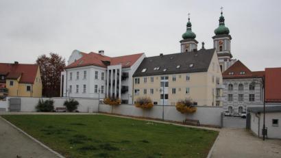 Bild: kro
Monika Grötsch (Freie Wähler) schlug in der jüngsten Sitzung des Stadtrats unter anderem die Grünanlage "Neue Gärten" als Ort für standesamtliche Trauungen vor.