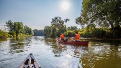 Archivbild: Tourismus Oberpfälzer Wald/exb
Nicht nur Leute von außerhalb nutzen gerne das Freizeitangebot - wie hier Kanufahren auf dem Regen - des Tourismusgebiets Oberpfälzer Wald. Auch Einheimische sind darüber glücklich, wie eine Online-Umfrage ergab.