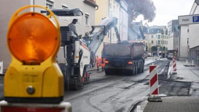 Bild: Gabi Schönberger
Die Sedanstraße in Weiden ist von 2. bis 6. November im Bereich von der Goethestraße bis zum Adolf-Kolping-Platz voll gesperrt.