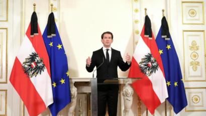 Bild: Helmut Fohringer/dpa
Sebastian Kurz (ÖVP), Bundeskanzler von Österreich, hält eine Ansprache anlässlich des Terroranschlags in der Wiener Innenstadt. Nach dem Terroranschlag von Wien hat sich Österreichs Kanzler Sebastian Kurz in einer Rede an die Bevölkerung gewandt.