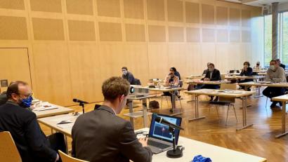 Bild: Eichl
Der Kreisentwicklungsausschuss muss auch die bittere Pille schlucken, dass die Einwohnerzahl des Landkreises weiterhin sinkt.