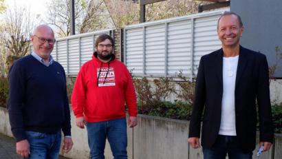 Bild: TV 1861 Amberg/exb
Regelkonform, weil noch vor dem Lockdown light: TV-Vorsitzender Thomas Bärthlein (rechts) mit seinen beiden Stellvertretern Wolfgang Wrosch und Raphael Pollanka (von links) nach der Neuwahl.
