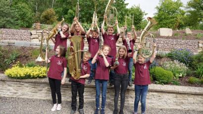 Bild: Lisa Böckl/exb
Das Bild zeigt die Bläserklasse von 2018. Die jungen Musiker spielen mittlerweile in der „Schülerband“ der Musikapelle.