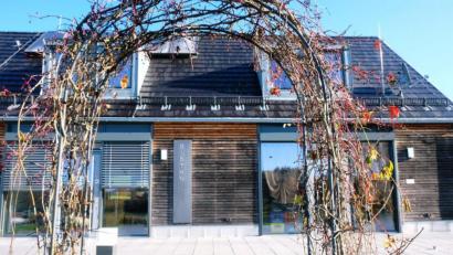 Bild: do
Verlassen wirkt das "Hexenhäusl" am Eschenbacher Rußweiher. Der Eindruck trügt nicht. Die Pächter hören auf.