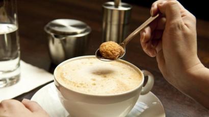 Bild: Mascha Brichta
Auf eine Tasse Kaffee mit Freunden ist nur eines der Dinge, die die Bürger im November-Lockdown vermissen.