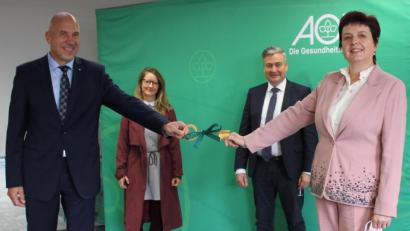 Bild: AOK, Schmidt/exb
Der neue AOK-Direktor Volker Schödel (links) mit seiner Vorgängerin Christa Siegler (rechts), Beiratsvorsitzender Katja Ertl, und dem alternierenden Vorsitzenden des Beirats, Thomas Eichenseher.
