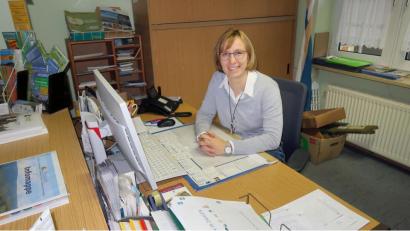 Bild: bsc
Das Urlaubsjahr 2020 wird Melanie Höfer vom Tourist-Info-Büro (Bild) so schnell nicht vergessen. Die Corona-Epidemie traf die Vermieter und Quartiergeber in Friedenfels. Stornierungen, Um- und Neubuchungen waren an der Tagesordnung.