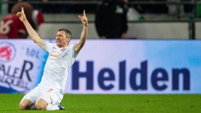 Bild: Swen Pförtner/dpa
Jubelt Oliver Fink doch noch einmal im Trikot der Profis von Fortuna Düsseldorf? Der Vilsecker spielte seit Sommer in der „Zweiten“ der Fortuna, um die vielen Talente zu führen. Jetzt erfolgte die Rückkehr zur Zweitliga-Truppe.