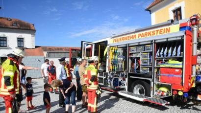 Bild: bey
Im September hat die Feuerwehr Parkstein das neue Fahrzeug HLF 20 übernommen. Das erfordert eine neue Berechnung der Gebühren für die kostenpflichtigen Einsätze der Wehren Parkstein und Hammerles.